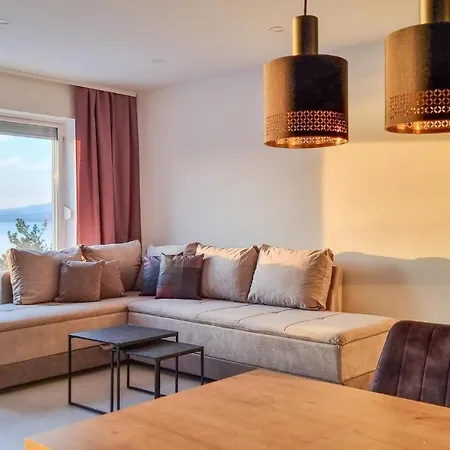 1 Bedroom Beach Front Apartment In Silo Appartamento Šilo
