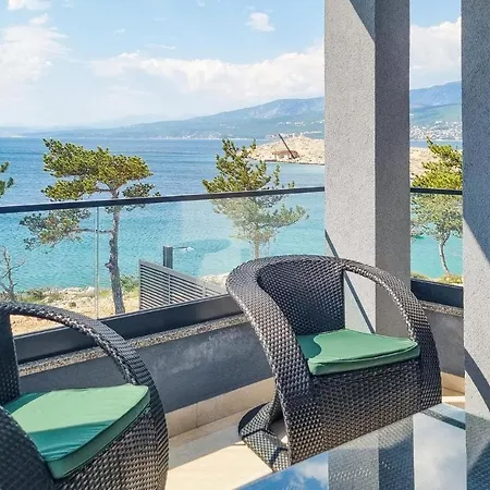 1 Bedroom Beach Front Apartment In Silo * Šilo