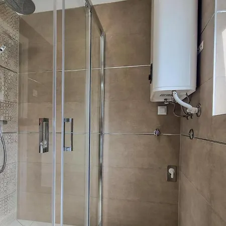 1 Bedroom Beach Front Apartment In Silo Šilo